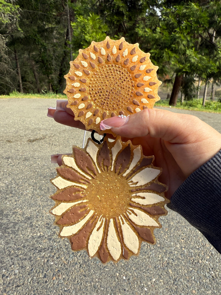 Sunflower (Cedar Wood Leather)